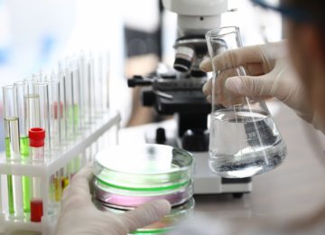 imagem do post: Conheça o tratamento necessário para a água em laboratórios